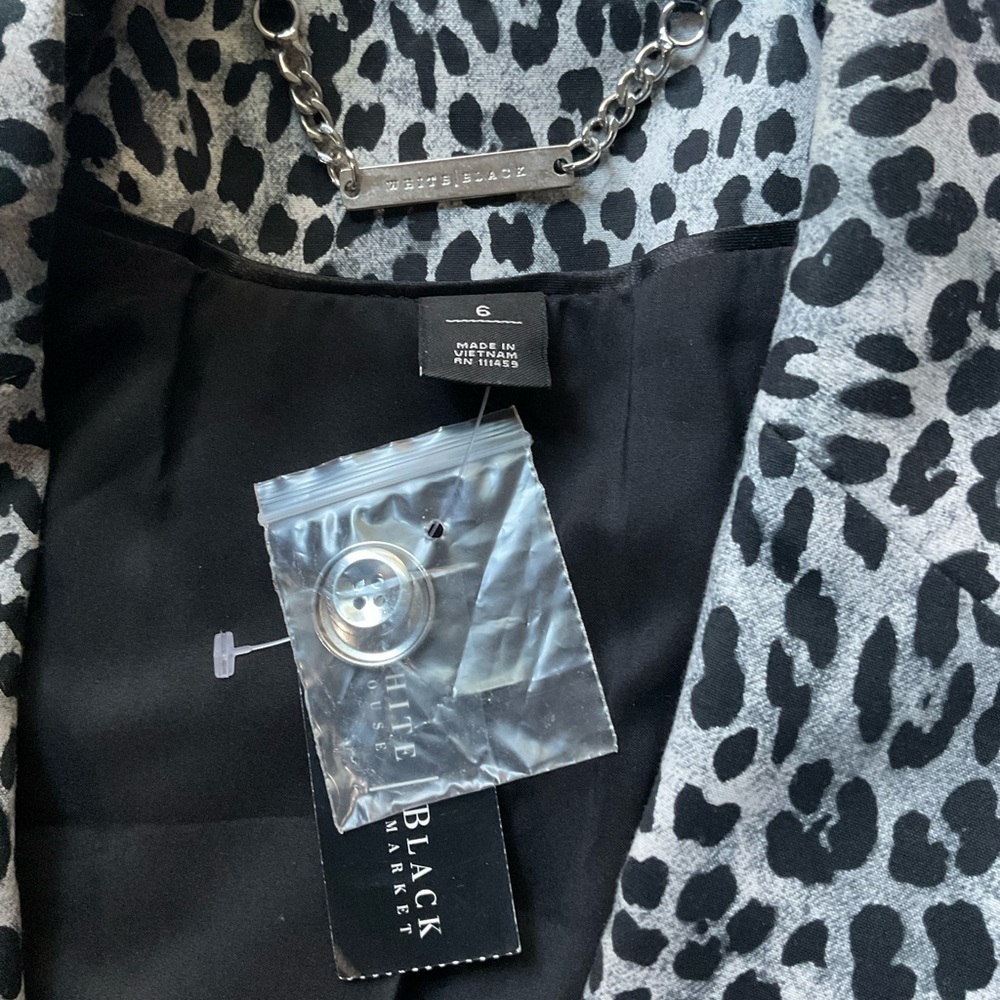 Chic Leopard Print Blazer - Picture 4 of 10
